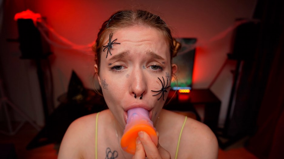 SonicPorn – Halloween role-play blowjob colorful dildo
